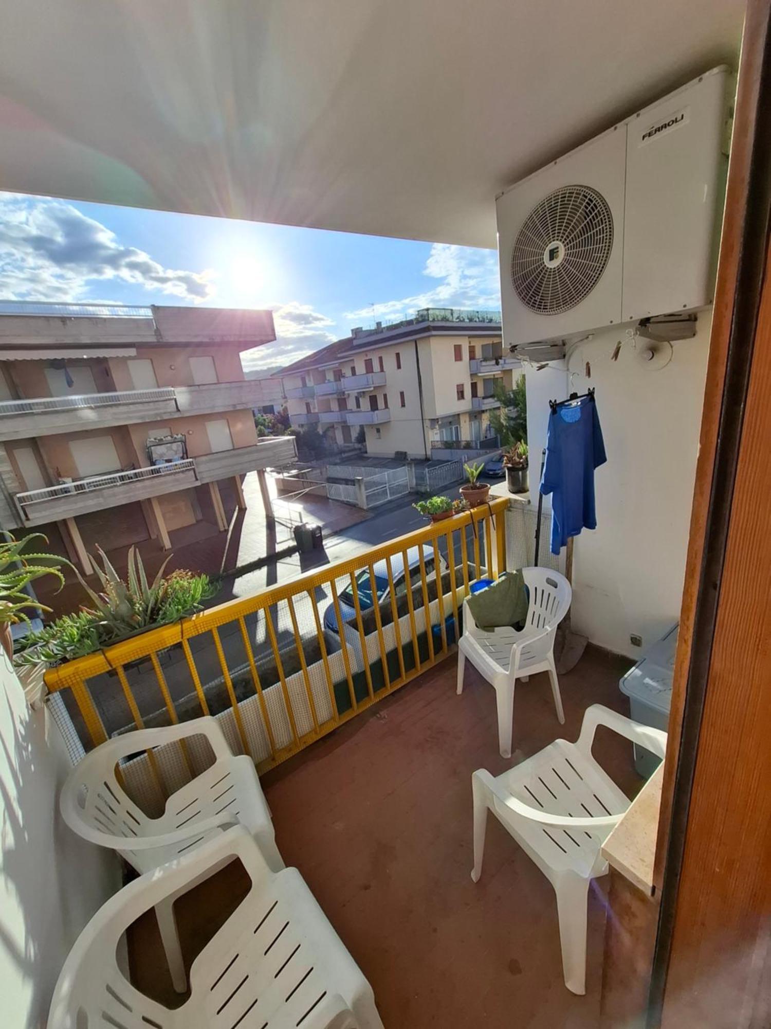 Happy House Apartment *